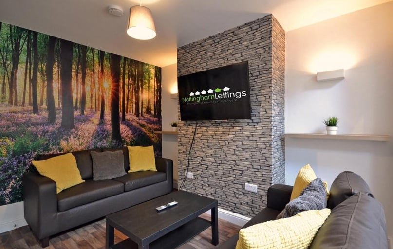 Salisbury Street, Beeston, Nottingham - Image 1