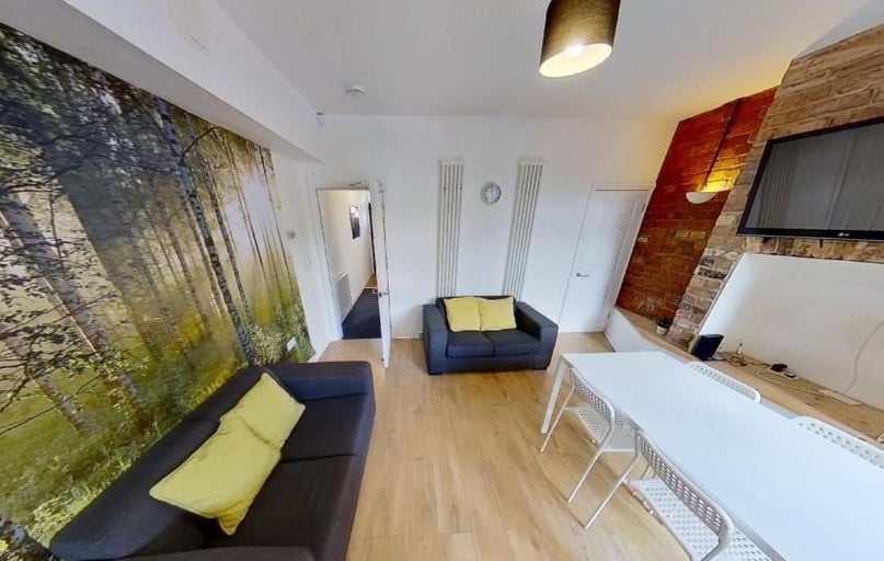 Wilford Crescent East, The Meadows, Nottingham - Image 1