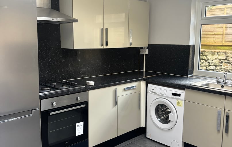 Tulloch Street, Plasnewydd, Cardiff - Image 1