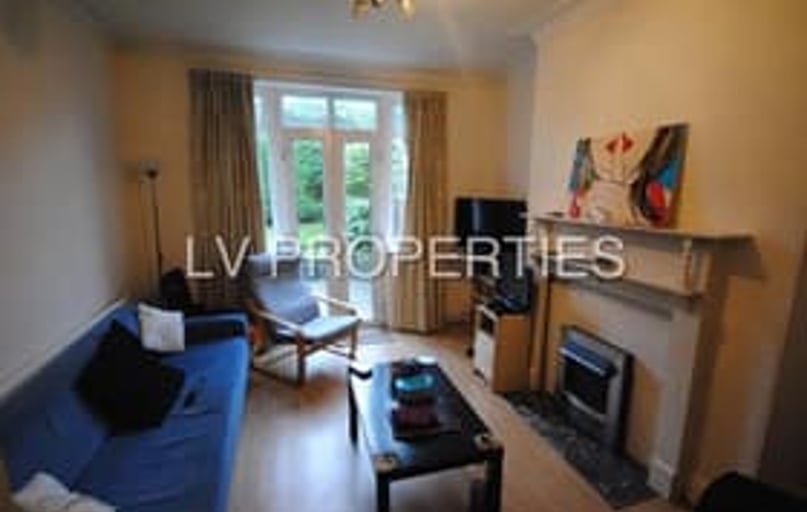 St. Chads View, Headingley, Leeds - Image 1