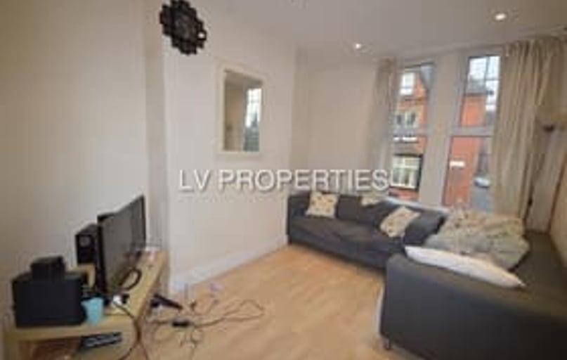 Winston Gardens, Headingley, Leeds - Image 1