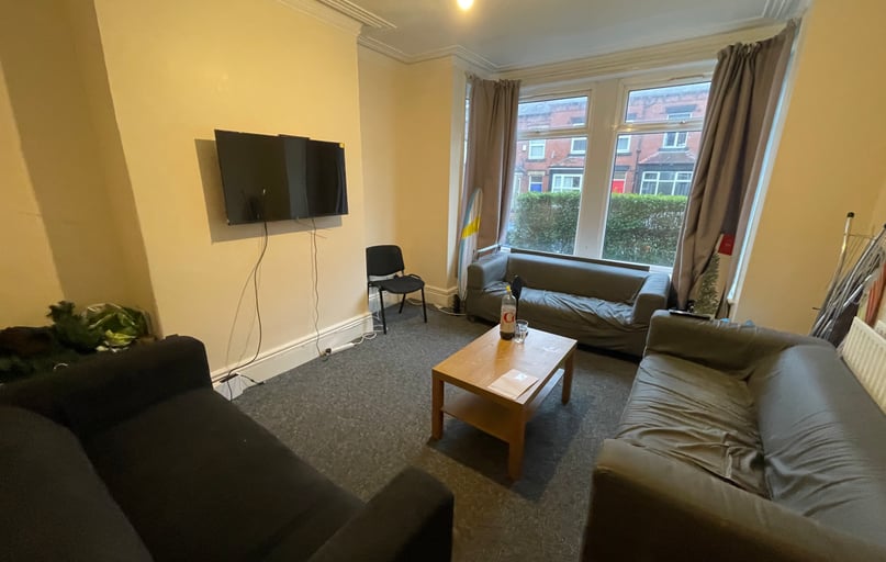 Headingley Avenue, Headingley, Leeds - Image 1