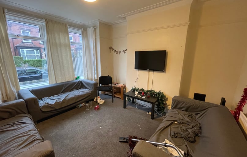 Headingley Avenue, Headingley, Leeds - Image 1