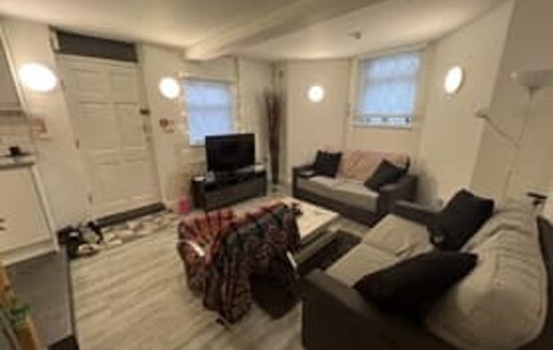 Hartley Avenue, Woodhouse, Leeds - Image 1