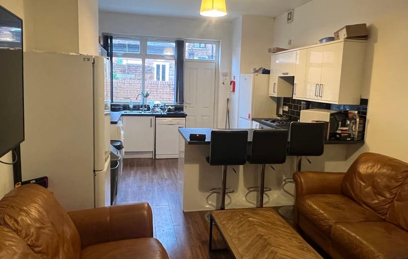 Berkeley Avenue, Longsight, Manchester - Image 1