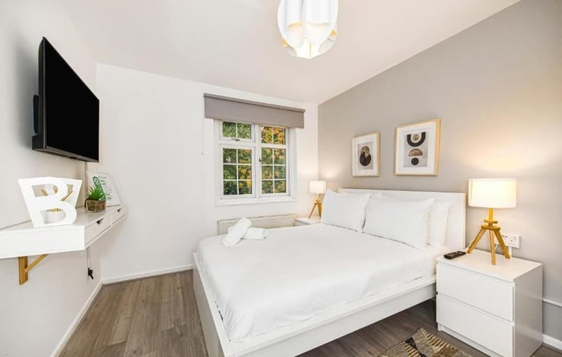 Rectory Square, Stepney, London - Image 1