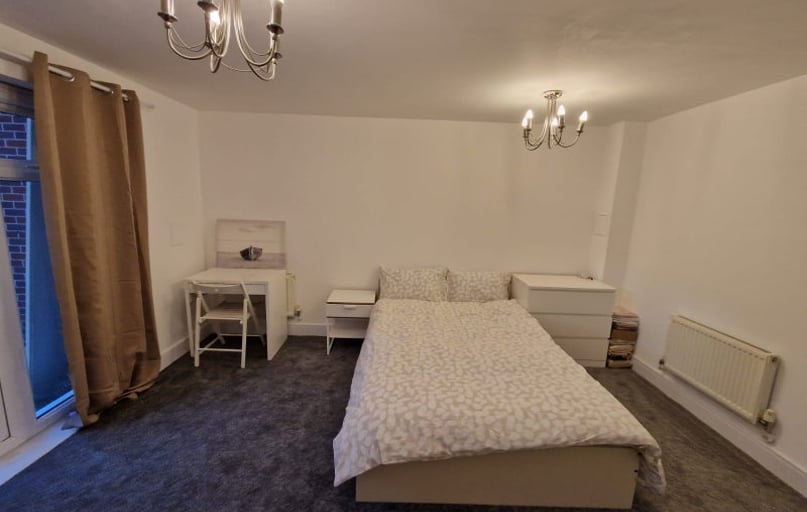 Wraysbury Drive, Yiewsley, London - Image 1