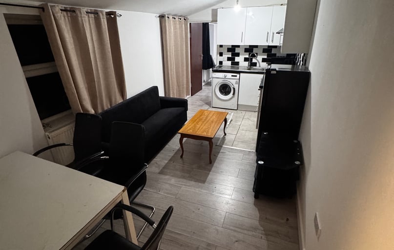 Oakley Street, Barrack Road, Northampton - Image 1