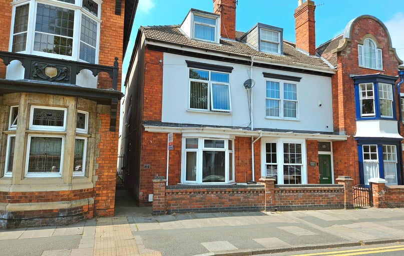Newport, Uphill, Lincoln - Image 1