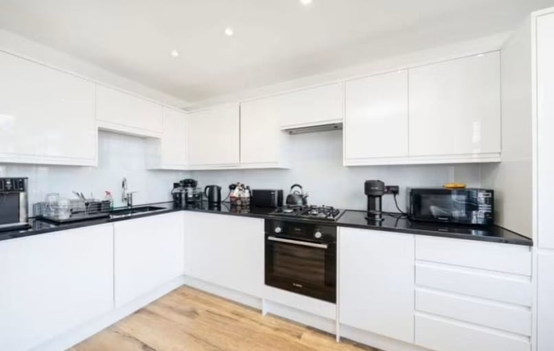 Colney Hatch Lane, Muswell Hill, London - Image 1