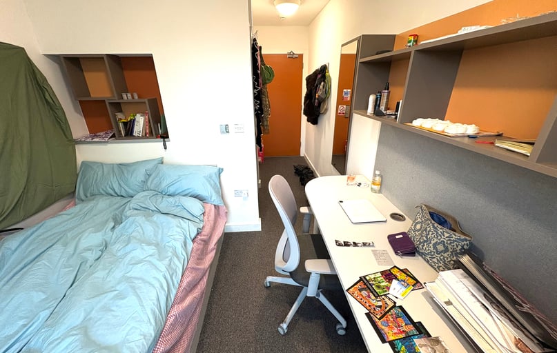 Peckham Road, Camberwell, London - Image 1