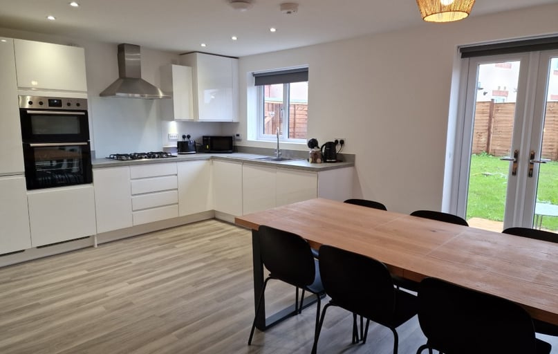 Slade Baker Way, Frenchay, Bristol - Image 1
