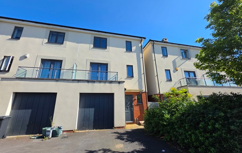 Slade Baker Way, Frenchay, Bristol - Image 1