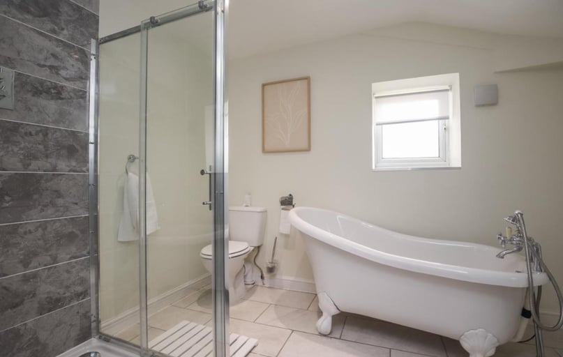 Anglesey Lodge, City Centre, Surrey - Image 1