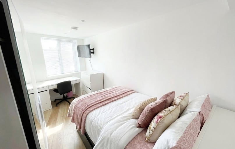 Triangle South, Kingsdown, Bristol - Image 1