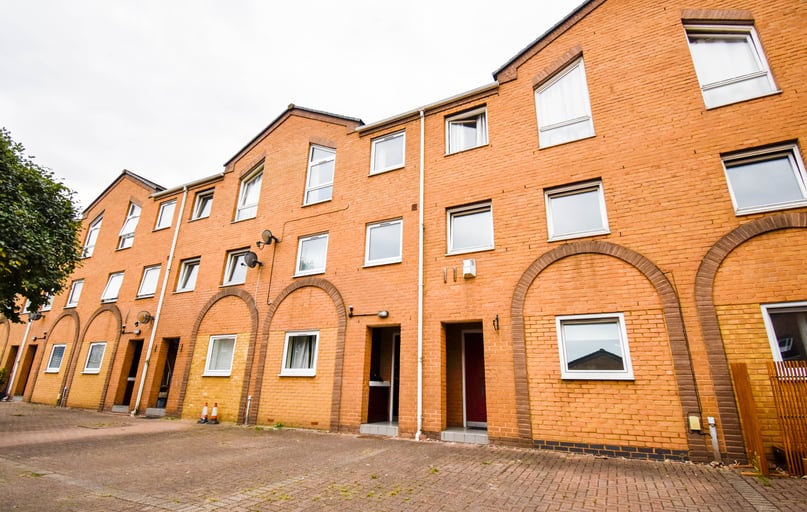 Cyclops Mews, Isle of Dogs, London - Image 1