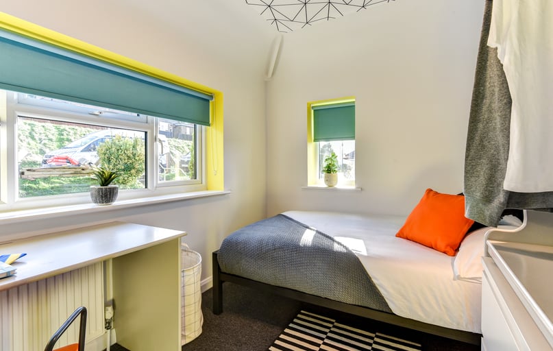 Auckland Drive, Bevendean, Brighton - Image 1