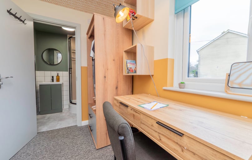 Poolemead Road, Twerton, Bath - Image 1