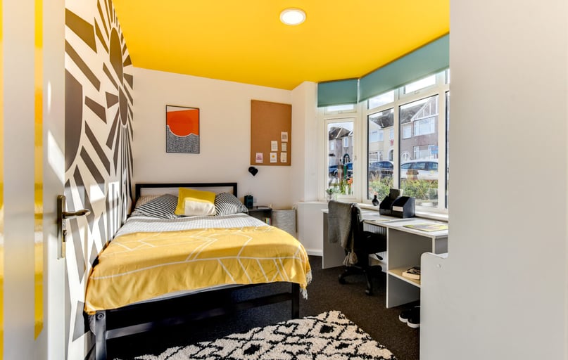 Mackie Road, Filton, Bristol - Image 1