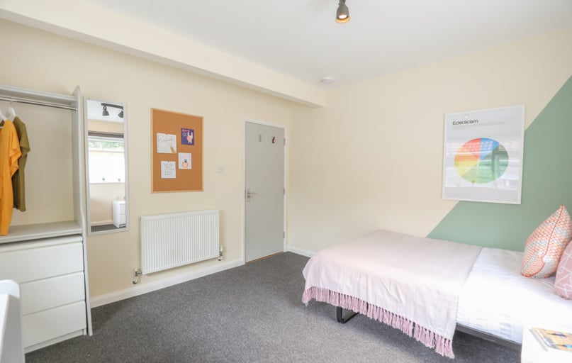 Plymouth Avenue, Bevendean, Brighton - Image 1