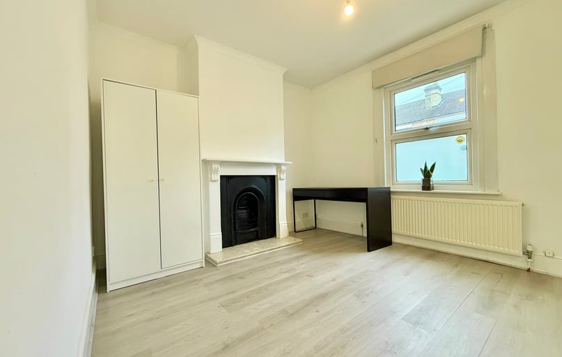 Claremont Road, Hornchurch, London - Image 1