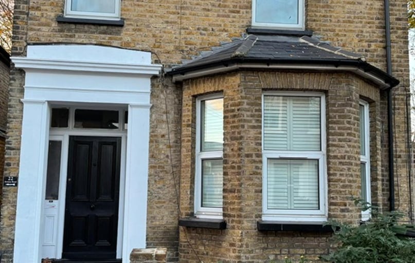 Avenue Road, City Centre, Kingston - Image 1