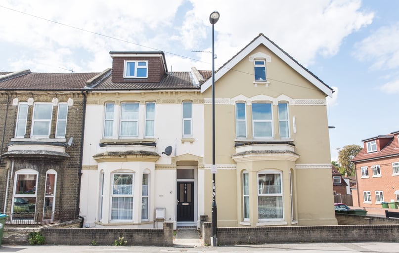 Carlton Road, Inner Avenue, Southampton - Image 1