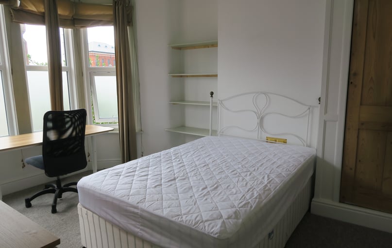 Longmead Avenue, Ashley Down, Bristol - Image 1