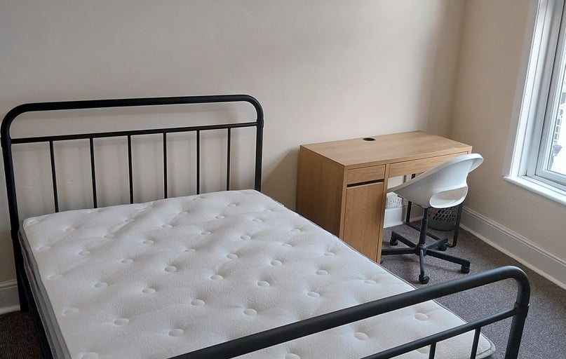 Hampshire street, Fratton, Portsmouth - Image 1