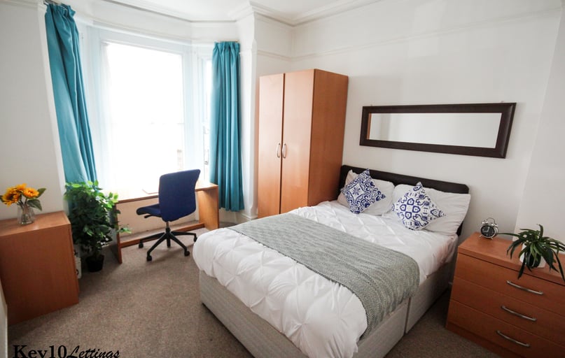 Francis Avenue, Southsea, Portsmouth - Image 1