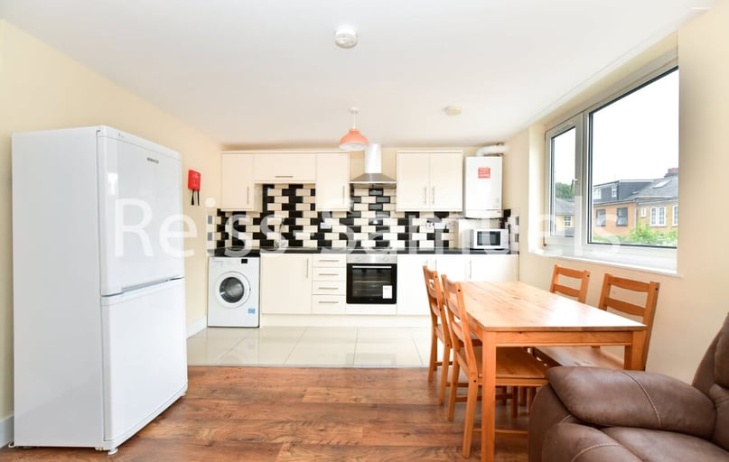 Seyssel Street, Isle of Dogs, London - Image 1