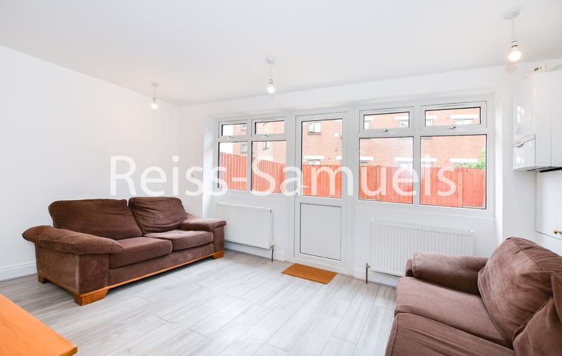 Ferry Street, Isle of Dogs, London - Image 1