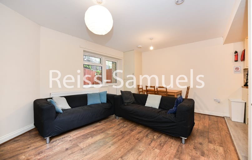 Ambassador Square, Isle of Dogs, London - Image 1