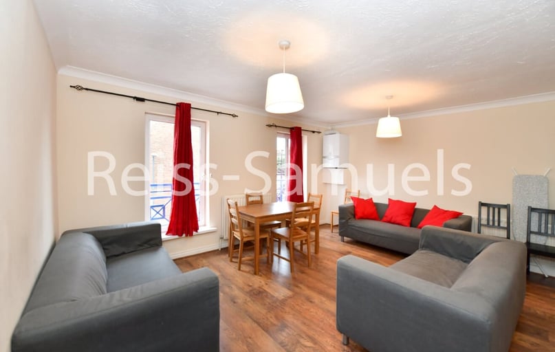 Ambassador Square, Isle of Dogs, London - Image 1