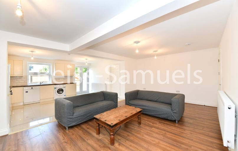 Lockesfield Place, Isle of Dogs, London - Image 1