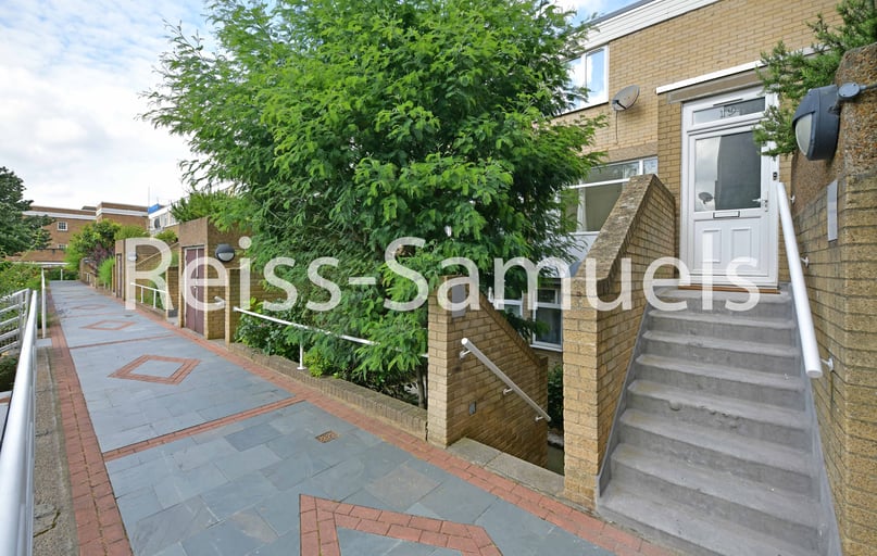 Whitebeam Close, Stockwell, London - Image 1