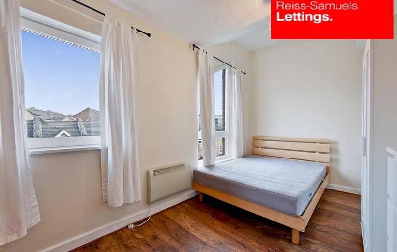 Cyclops Mews, Isle of Dogs, London - Image 1