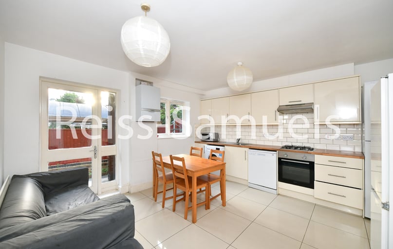 Ferry Street, Isle of Dogs, London - Image 1