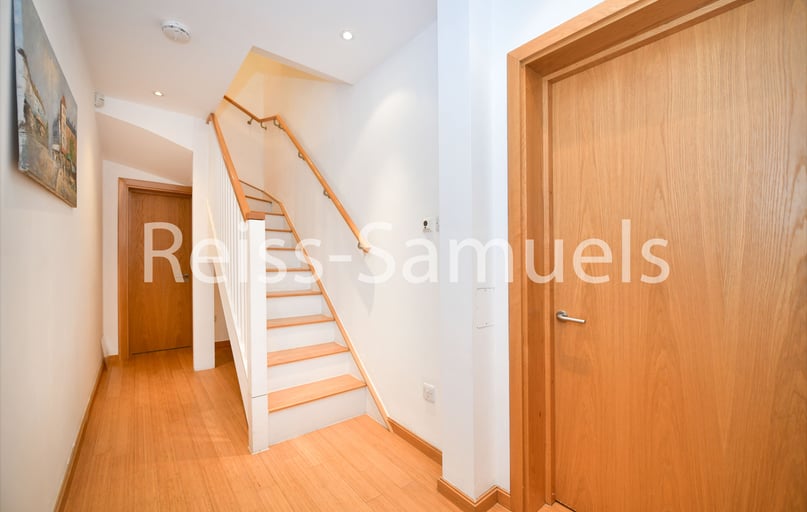 Westferry Road, Isle of Dogs, London - Image 1