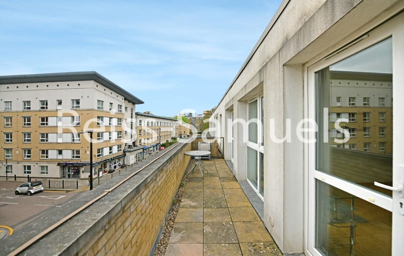 Westferry Road, Isle of Dogs, London - Image 1