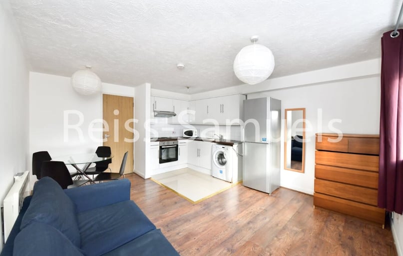 Ambassador Square, Isle of Dogs, London - Image 1