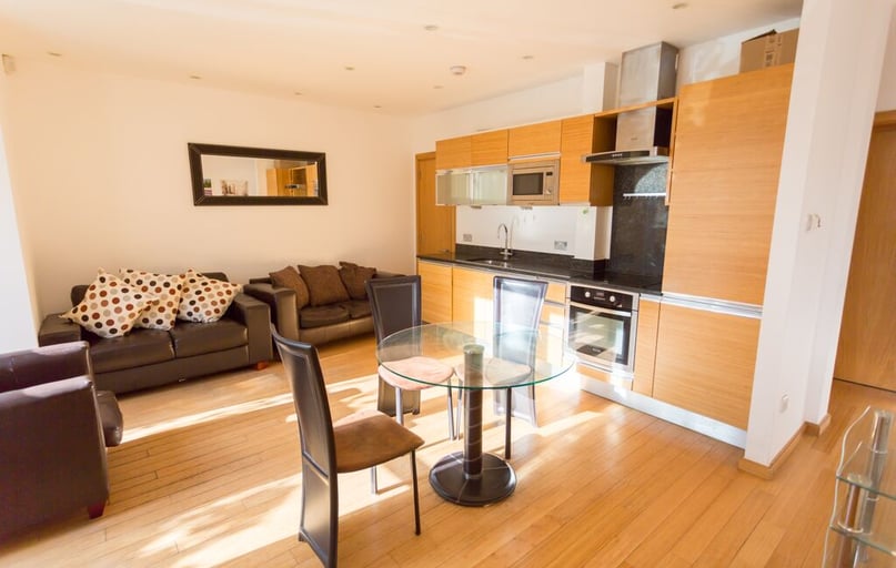 Westferry Road, Isle of Dogs, London - Image 1