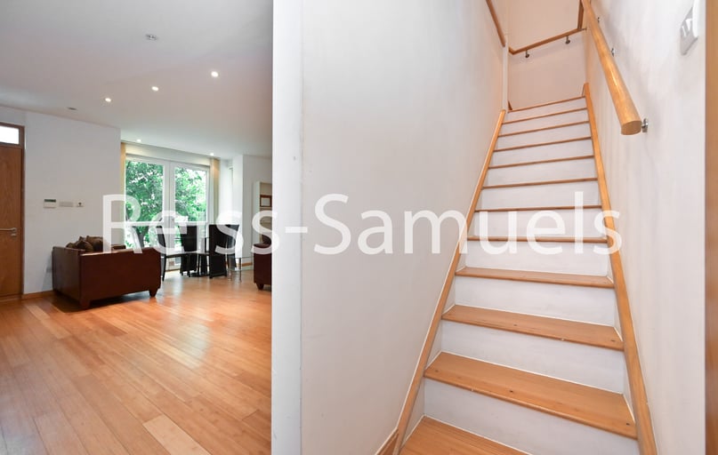 Westferry Road, Isle of Dogs, London - Image 1