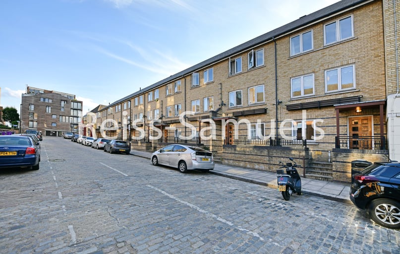 Ferry Street, Isle of Dogs, London - Image 1