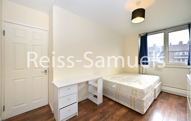 Bath Terrace, Elephant & Castle, London - Image 1