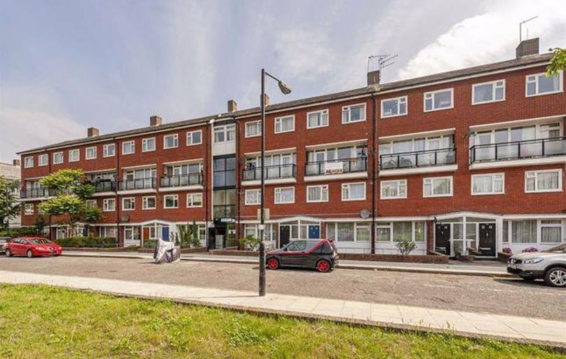 Forsyth Gardens, Kennington, London - Image 1