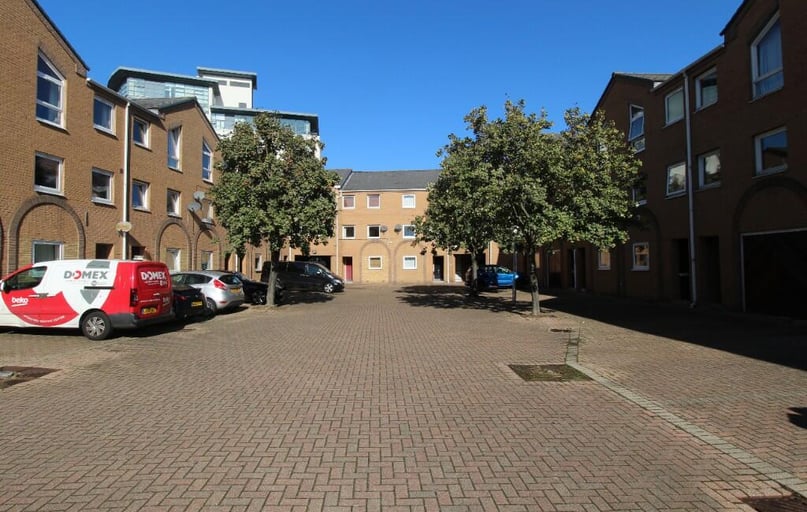 Cyclops Mews, Isle of Dogs, London - Image 1