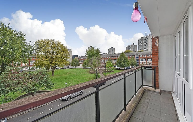 Forsyth Gardens, Kennington, London - Image 1