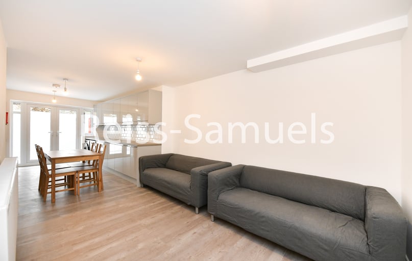 Lockesfield Place, Isle of Dogs, London - Image 1