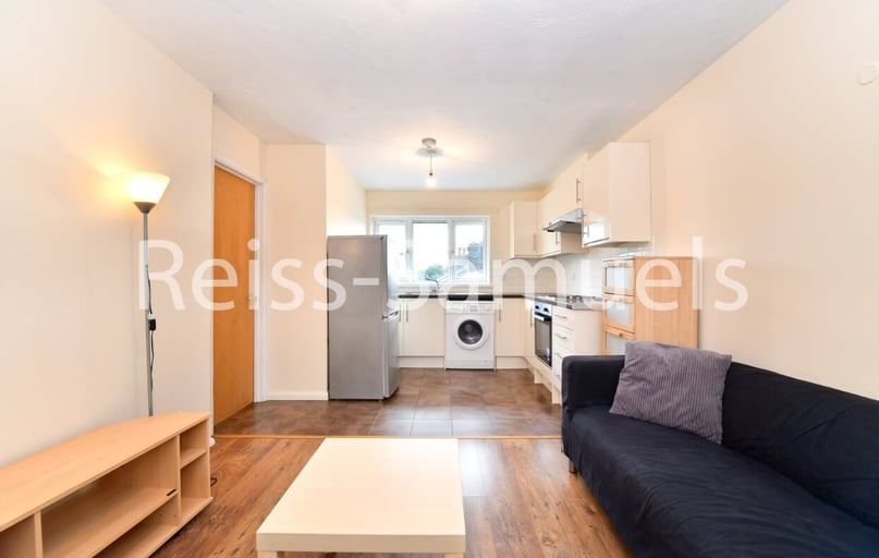 Ambassador Square, Isle of Dogs, London - Image 1